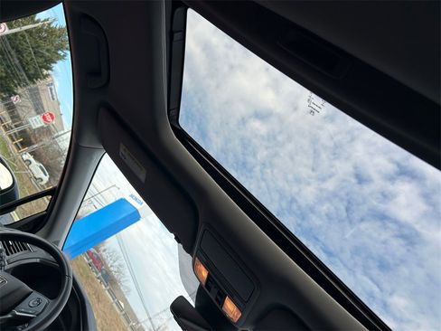 Used 2024 Honda Odyssey EX-L image 26