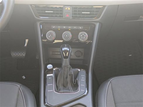 Certified 2023 Volkswagen Taos SE w/ Black Wheel Package image 19