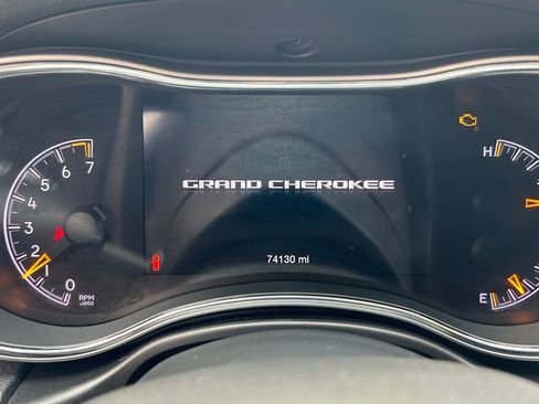 Used 2018 Jeep Grand Cherokee Limited image 21