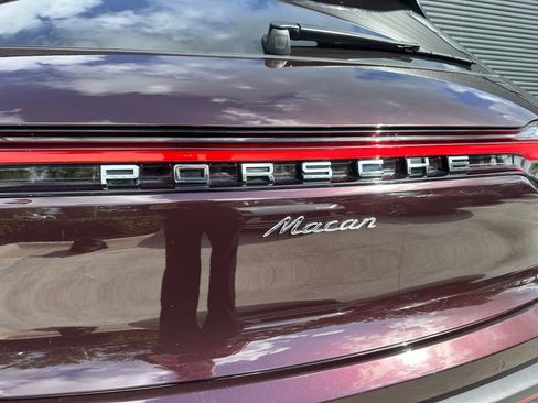 Certified 2026 Porsche Macan AWD/4WD image 14