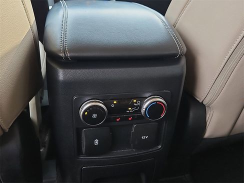 Used 2024 Ford Explorer Limited image 20