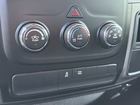 Used 2019 RAM 1500 Express w/ Express Value Package image 31