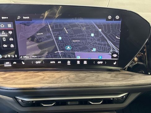 Used 2025 Audi Q5 Premium w/ Convenience Package image 12