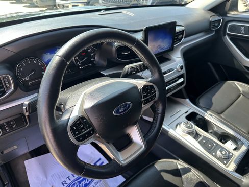 Used 2024 Ford Explorer XLT w/ Equipment Group 202A AWD/4WD image 14
