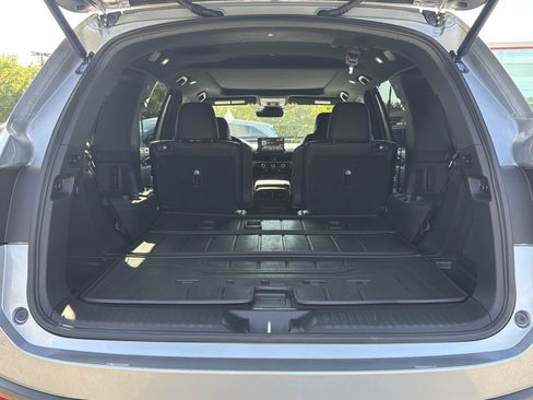 Used 2025 Honda Pilot TrailSport image 27