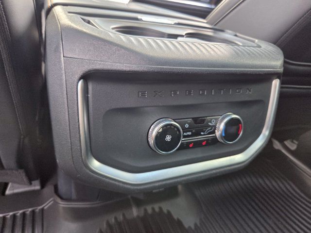 Used 2025 Ford Expedition Tremor AWD/4WD image 15