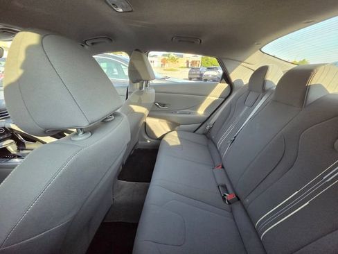 Used 2023 Hyundai Elantra SEL w/ Convenience Package FWD image 10