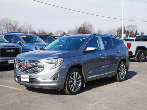 Used 2018 GMC Terrain Denali w/ Advanced Safety Package image 3