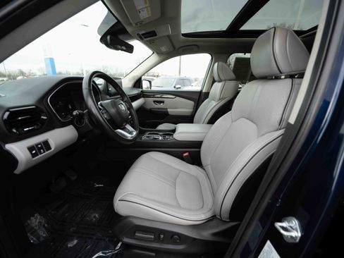 Used 2025 Honda Pilot Elite image 9