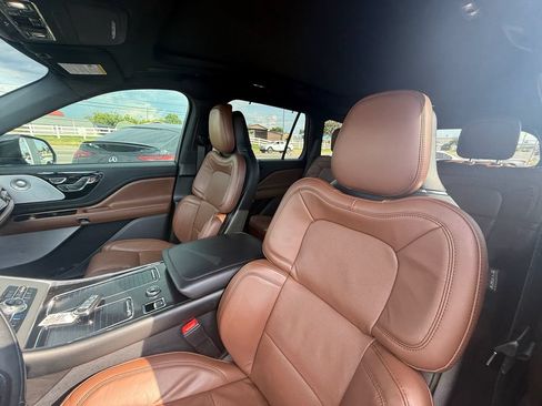Used 2022 Lincoln Aviator Reserve w/ Equipment Group 201A AWD/4WD image 12