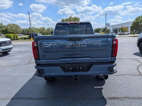 New 2026 GMC Sierra 3500 Denali Ultimate w/ LPO, Black Badging Package AWD/4WD image 4