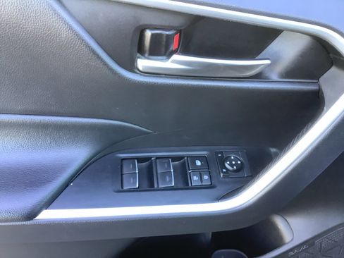 Used 2022 Toyota RAV4 XLE w/ XLE Grade Weather Package image 12