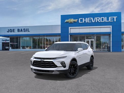 New 2026 Chevrolet Blazer LT w/ LPO, Black Sport Package AWD/4WD image 8
