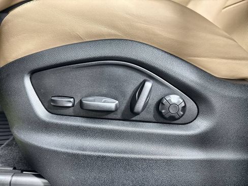 Certified 2026 Porsche Cayenne E-Hybrid AWD/4WD image 39