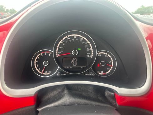 Used 2014 Volkswagen Beetle 2.5 FWD image 11