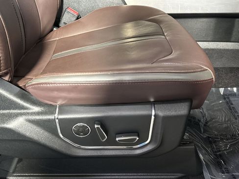 Used 2016 Ford F150 Platinum w/ Equipment Group 701A Luxury image 36