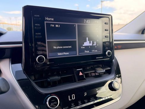Used 2022 Toyota Corolla LE FWD image 21