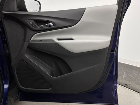 Used 2022 Chevrolet Equinox LS image 33