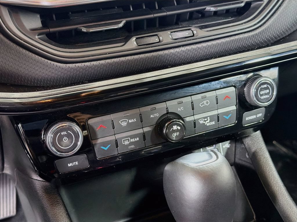 Used 2026 Jeep Compass Limited AWD/4WD image 16