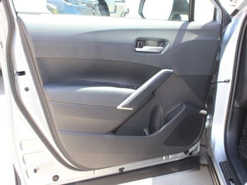 Used 2022 Toyota Corolla Cross XLE w/ Convenience Package FWD image 11