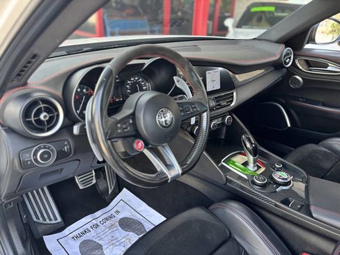Used 2018 Alfa Romeo Giulia Quadrifoglio w/ Driver Assist Dynamic Package image 10