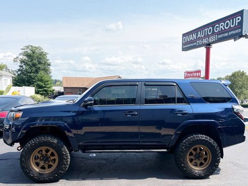Used 2019 Toyota 4Runner TRD Off-Road Premium AWD/4WD image 4