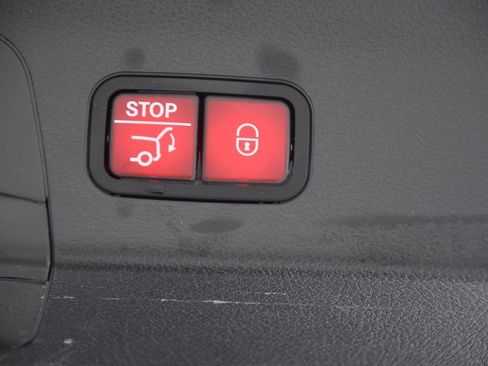 Certified 2022 Mercedes-Benz GLS 450 4MATIC image 33