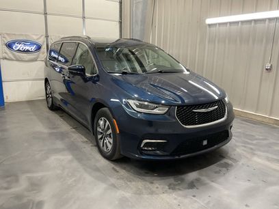 Used 2021 Chrysler Pacifica Touring-L