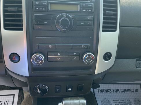 Used 2011 Nissan Frontier SV AWD/4WD image 10