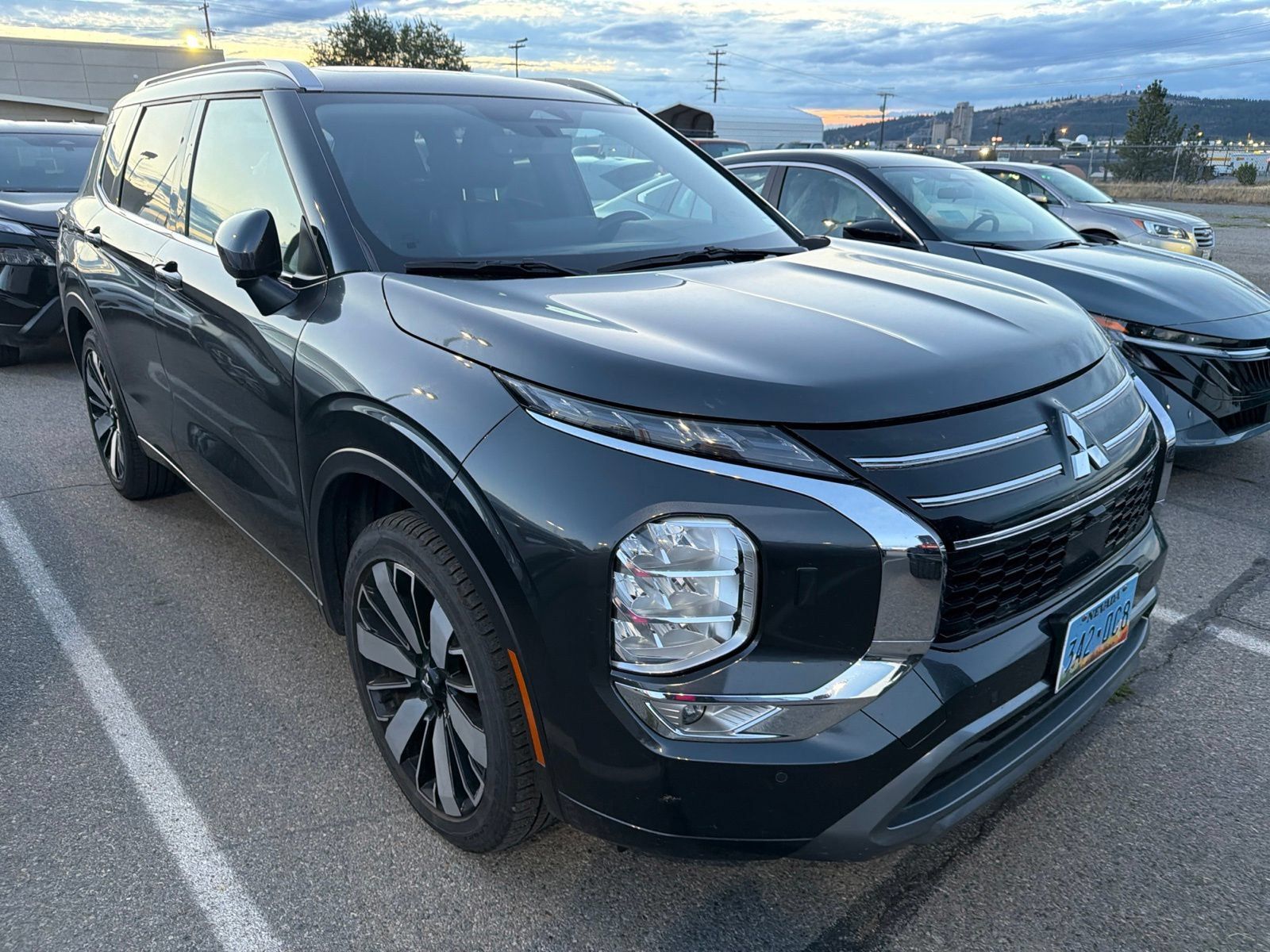 Used 2025 Mitsubishi Outlander SEL AWD/4WD image 4