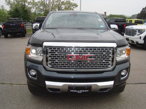 Used 2020 GMC Canyon Denali image 2