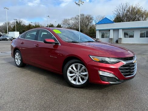 Used 2024 Chevrolet Malibu LT image 2