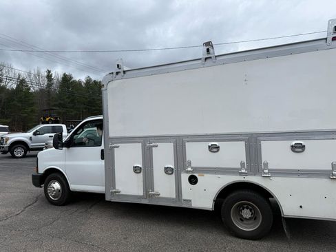 Used 2016 Chevrolet Express 3500 image 20