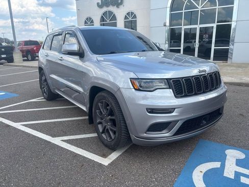 Used 2020 Jeep Grand Cherokee High Altitude AWD/4WD image 3
