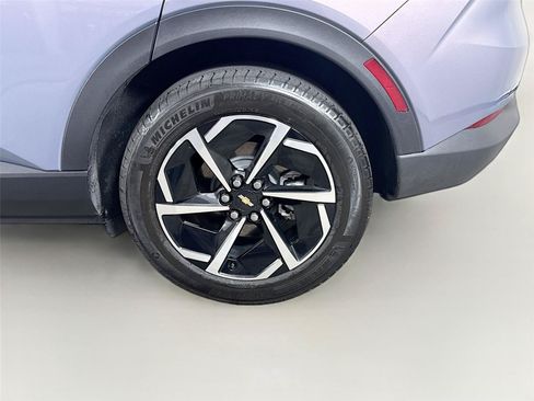 Used 2025 Chevrolet Equinox EV LT w/ LPO, All-Weather Mat Package FWD image 23