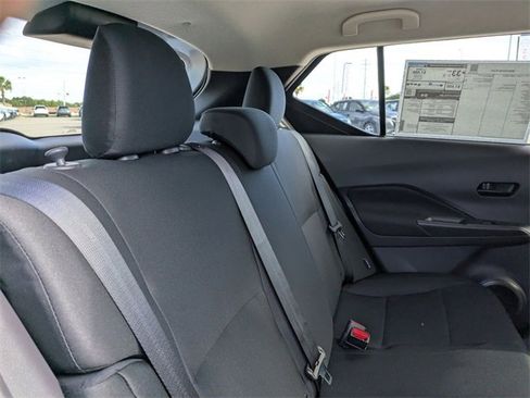 New 2025 Nissan Kicks Play S image 30