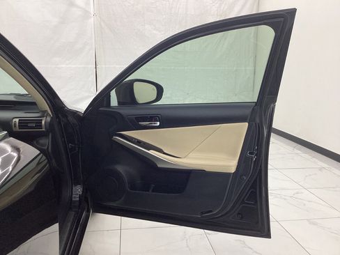 Used 2014 Lexus IS 250 AWD w/ Navigation Package image 19