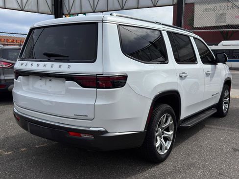 Used 2022 Jeep Wagoneer Series II image 4