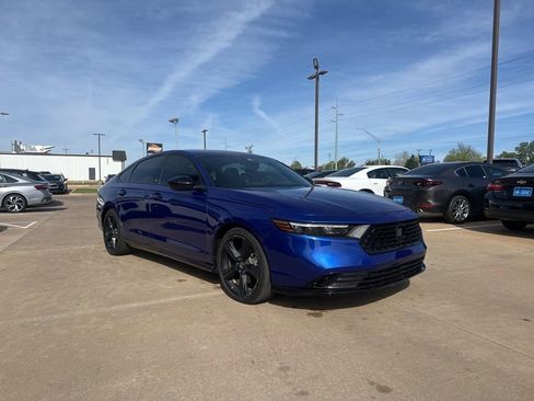 Used 2023 Honda Accord Sport image 3