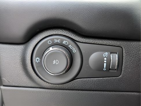 Used 2021 Dodge Durango SRT w/ Technology Group AWD/4WD image 30
