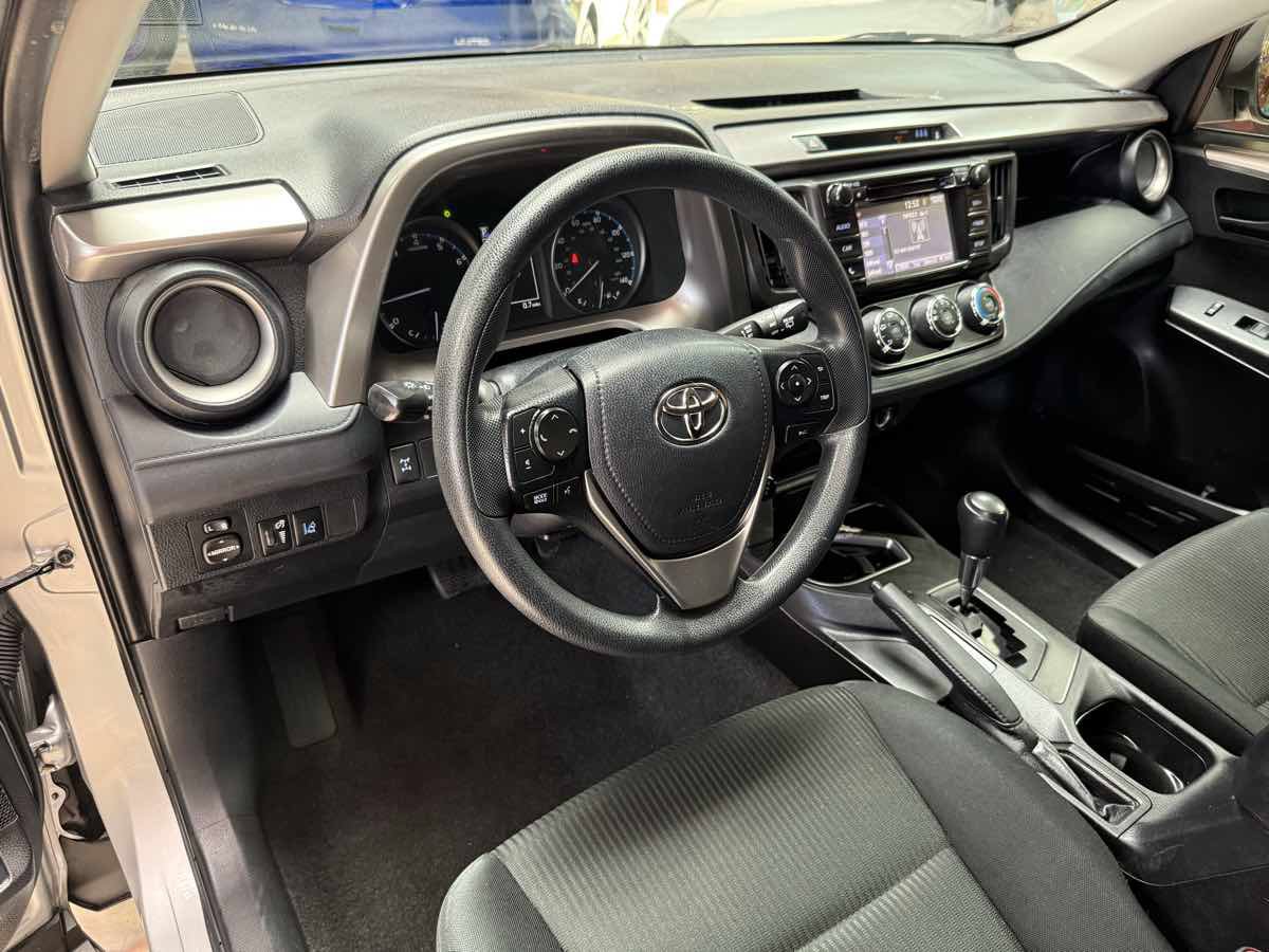 Used 2018 Toyota RAV4 LE w/ All Weather Liner Package AWD/4WD image 9