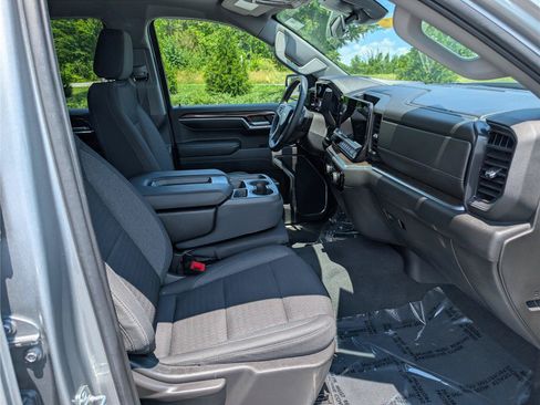 Used 2023 Chevrolet Silverado 1500 LT AWD/4WD image 10