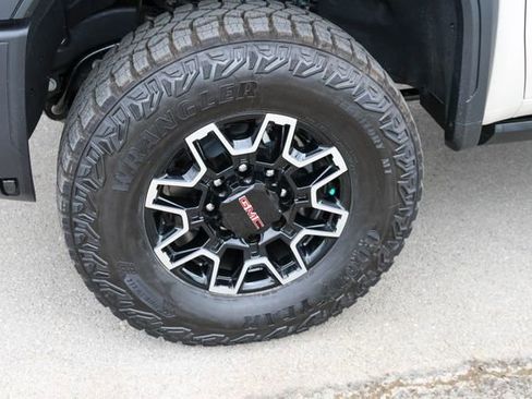 New 2026 GMC Sierra 2500 AT4X AWD/4WD image 7