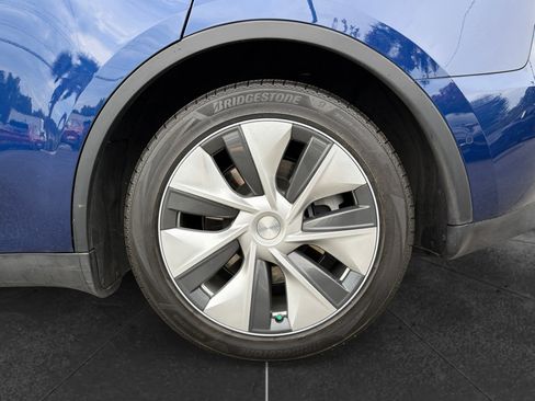 Used 2022 Tesla Model Y Long Range AWD/4WD image 14