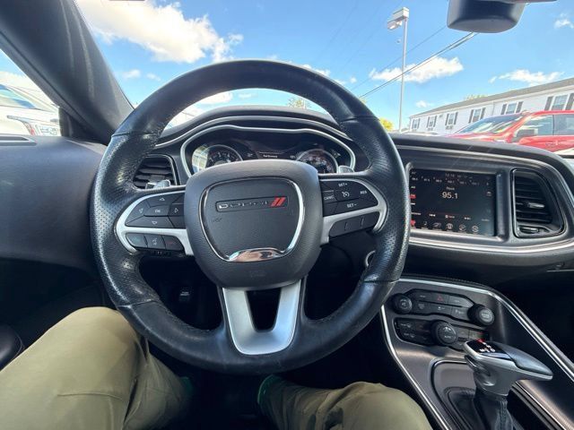 Used 2016 Dodge Challenger R/T Scat Pack w/ Leather Interior Group RWD image 18