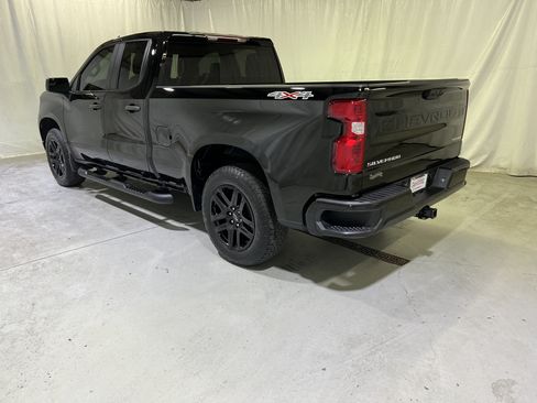 Used 2023 Chevrolet Silverado 1500 Custom AWD/4WD image 8