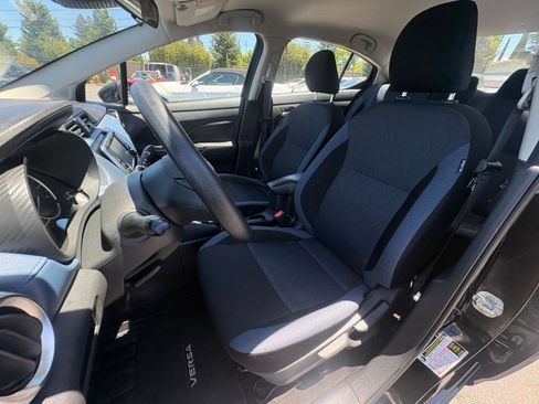 Used 2025 Nissan Versa SV FWD image 34