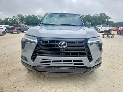 Used 2024 Lexus GX 550 w/ Cold Area Package AWD/4WD image 5