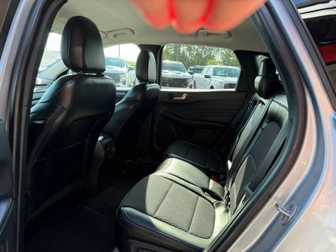 Used 2023 Ford Escape SE FWD image 14
