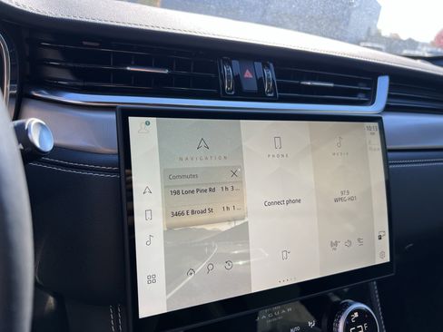 Certified 2025 Jaguar F-PACE R-Dynamic S image 25